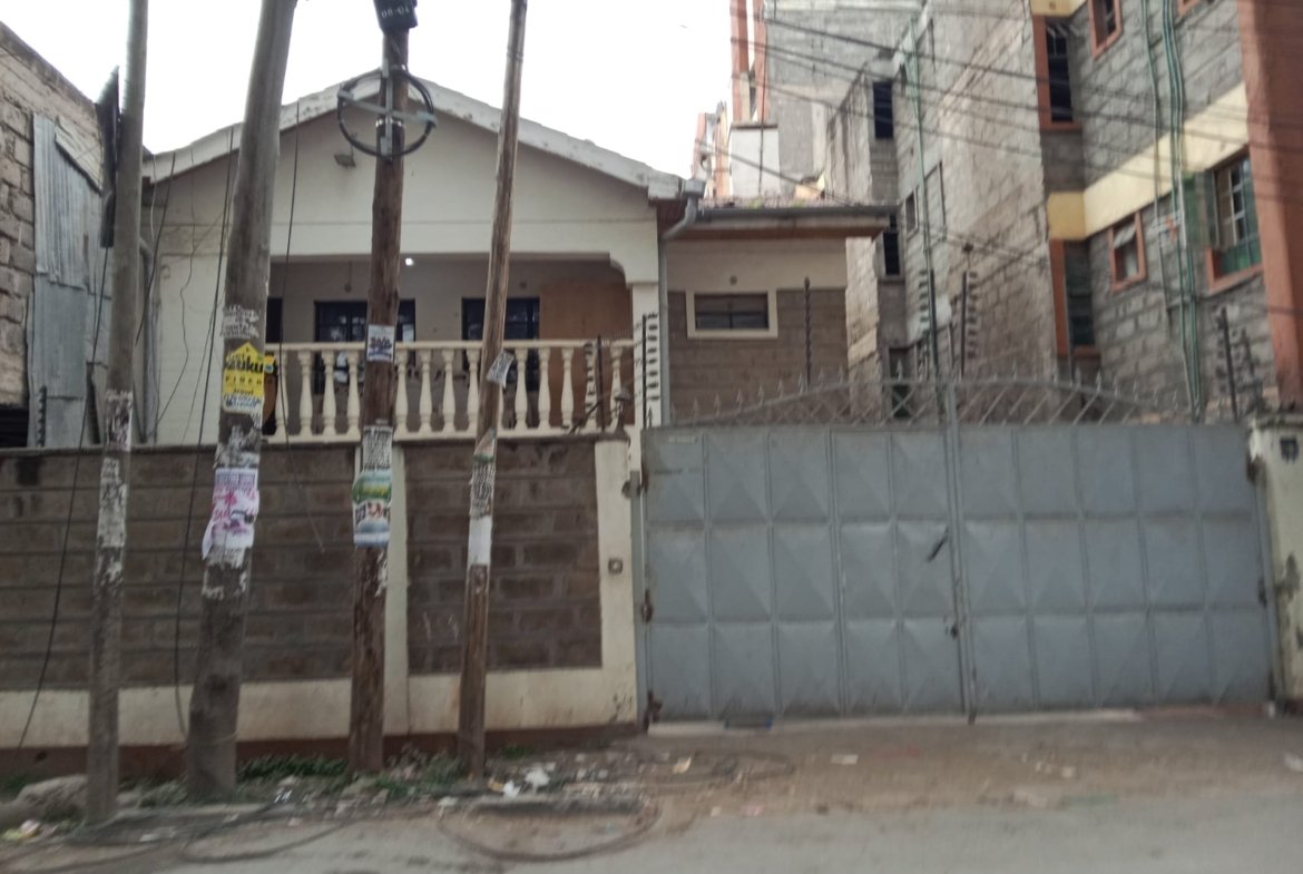 Stunning 5-Bedroom House for Sale in Tassia (Kwa Ndege)