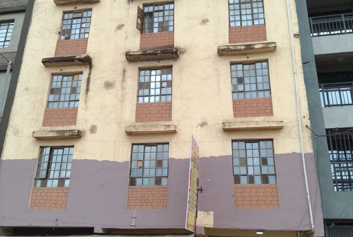 Vacant 1-Bedroom Near Tassia Police & PHC Hospital