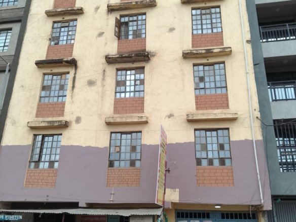 Vacant 1-Bedroom Near Tassia Police & PHC Hospital