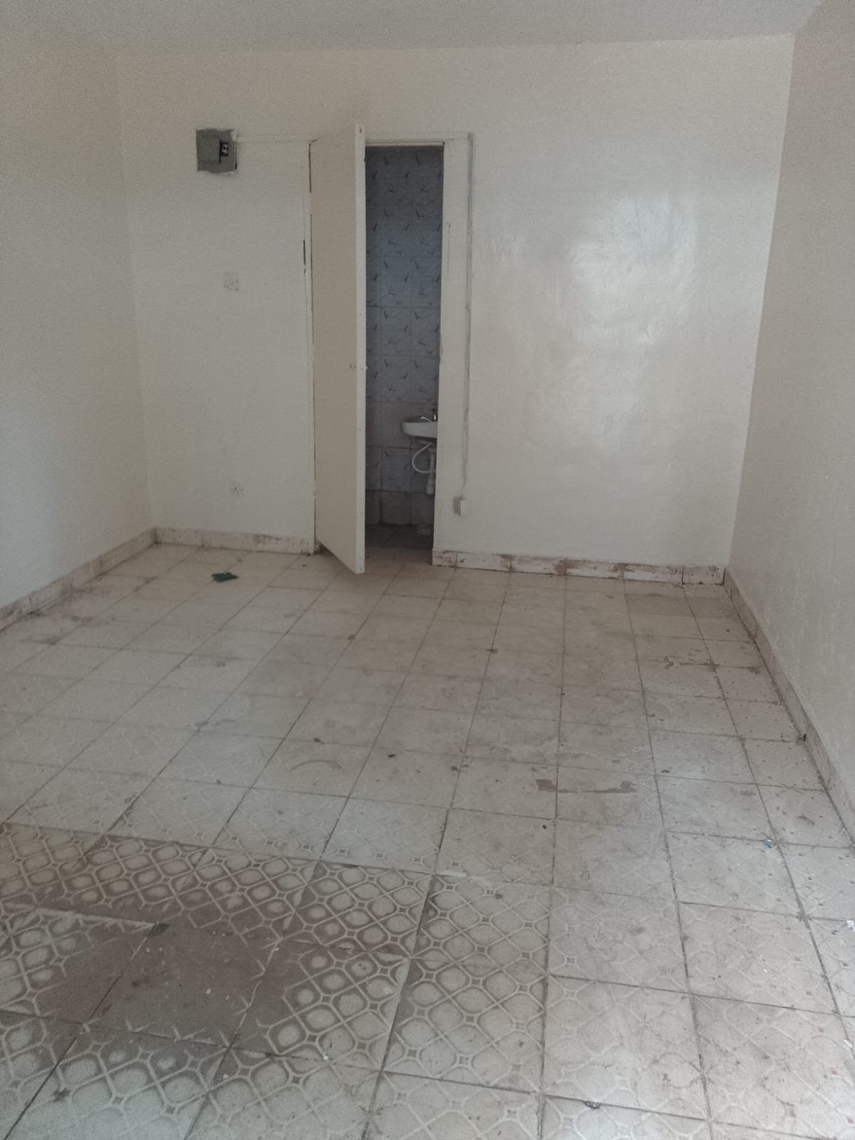 WhatsApp Image 2026-07-01 at 17.09.47 Vacant Shop Space to Let in Gatonye Court Estate Donholm