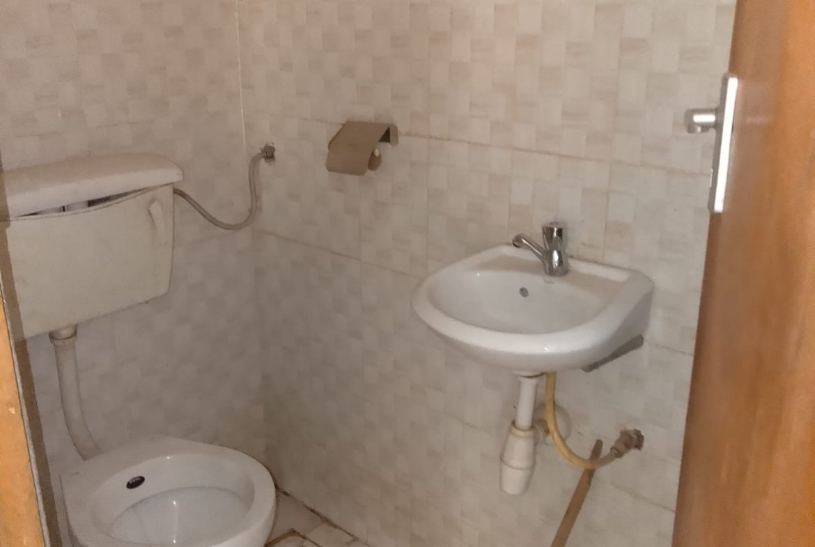 Shop Space to Let at Bansora Court, Donholm